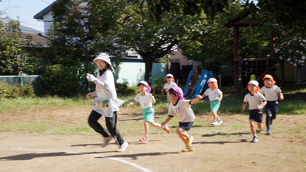 自由遊び 先生のサポートの中で自由に過ごします